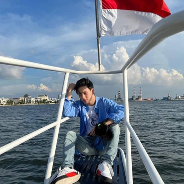 Penampilan Jeno NCT Dream Bikin Salfok, Pakai Jam Tangan Seharga Rumah