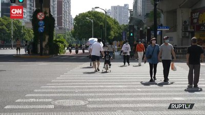 img-title VIDEO: Masih Lockdown, Shanghai Izinkan Warga Belanja dan Jalan-Jalan