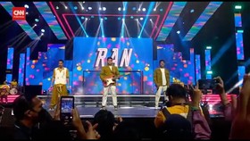 VIDEO: RAN-Diskoria-Radja Tutup Allo Bank Festival dengan Sempurna
