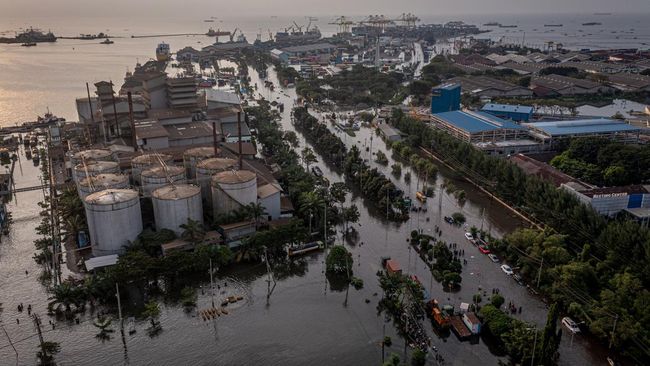 3.600 Karung Pasir Disiapkan Tutup Tanggul Jebol Tanjung Emas