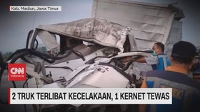 VIDEO: Dua Truk Terlibat Kecelakaan, Satu Kernet Tewas