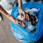 Bukan karena Jorok atau Malas, Suka Timbun Sampah Juga Jadi Gejala Gangguan Kesehatan Jiwa Ini!