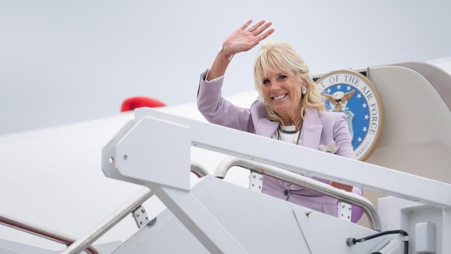 Setelah Presiden AS sembuh dari covid-19, kini giliran Ibu Negara AS Jill Biden positif covid-19.