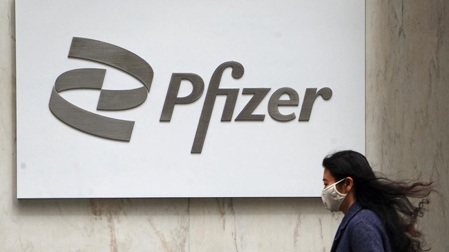 Pfizer akan mulai menjual secara komersil vaksin Covid-19 dengan biaya sekitar Rp2 juta per dosis di Amerika Serikat.