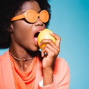 Serius! Meski Bisa Tingkatkan Imun, Makan Lemon Juga Bisa Timbulkan 2 Gangguan Kesehatan Ini!