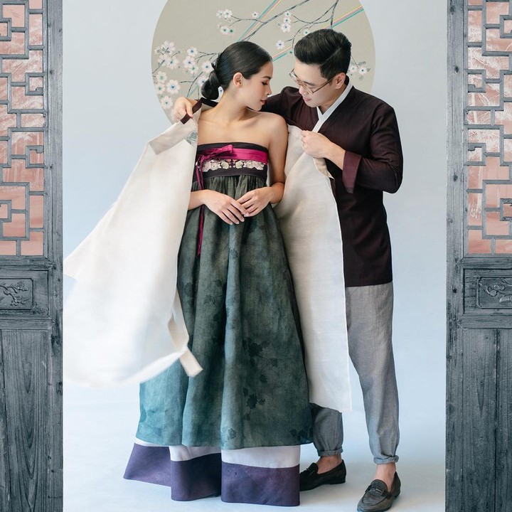 <p>Jesse Choi sekarang tinggal di Indonesia. Dalam profil akun LinkedIn Jesse Choi, ia diketahui merupakan pebisnis di bidang teknologi. Jesse juga pernah menjadi investor di sejumlah perusahaan internasional. (Foto: Instagram @maudyayunda)<br /><br /><br /></p>
