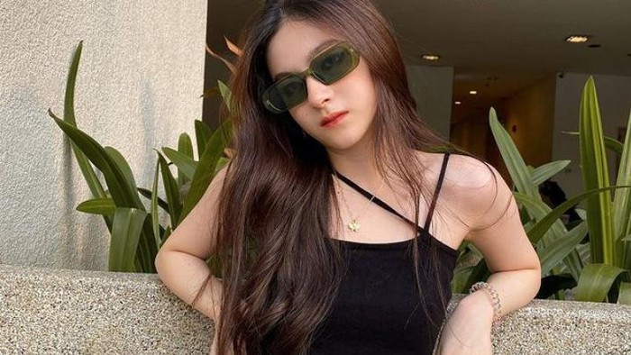 Ide Gaya Pakai Crop Top ala Prim Chanikarn, Pemain Serial F4 Thailand yang Mencuri Perhatian