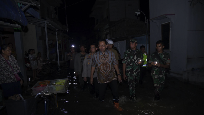 Walkot Tinjau Lokasi Jebolnya Tanggul Laut di Tanjung Mas Semarang