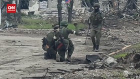 VIDEO: Momen Pasukan Rusia Ledakkan Ranjau Darat di Mariupol