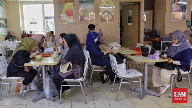 Pemerintah Kota Sabang meminta para pedagang di Pulau Weh tidak membuka warung makan selama waktu puasa Ramadan.