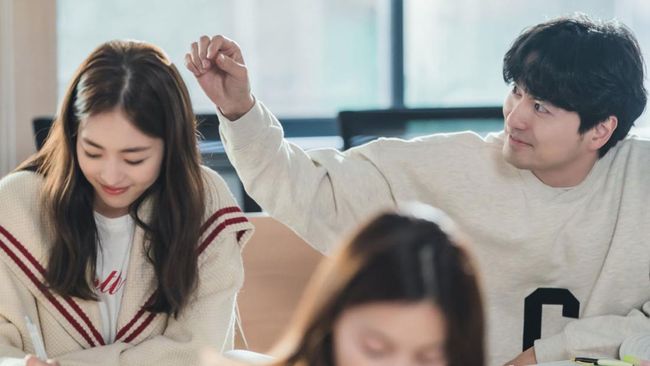 Serial Welcome to Wedding Hell, yang dibintangi Lee Jin-wook dan Lee Yeon-hee, menceritakan proses persiapan acara pernikahan.