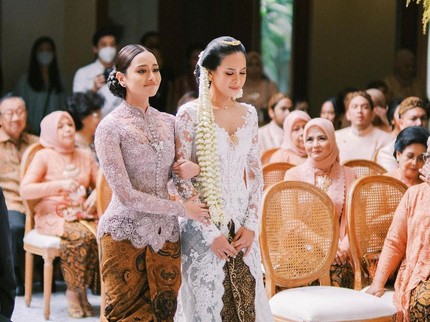 7 Potret Adik Maudy Ayunda yang Juga Cantik & Cerdas, Curi Perhatian di Akad Nikah Sang Kakak