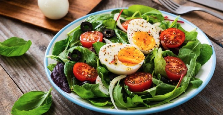 Salah satu metode menurunkan berat badan yang terpopuler adalah diet ketogenik yang bisa menurunkan berat badan hingga 18 kg, Bun. Yuk ketahui caranya!