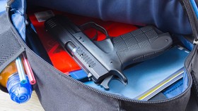Dua 'Pak Ogah' Ditembak Airsoft Gun oleh OTK di Mangga Dua