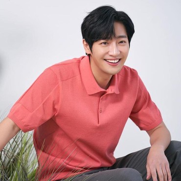 Lee Sang Yeob Menikah Tahun Depan, Siapa Calon Istrinya?
