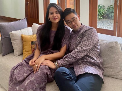 7 Potret Maudy Ayunda dan Suami Korea, Mulai dari Pacaran hingga Dilamar di Air Terjun