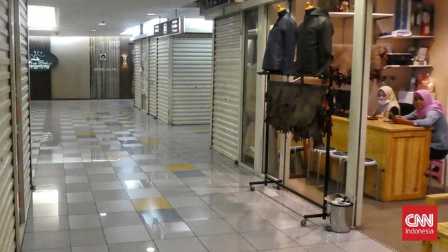 Sejumlah mal ibu kota tergilas zaman, seperti Plaza Semanggi dan Poins Square yang semakin ditinggalkan oleh pengunjung.
