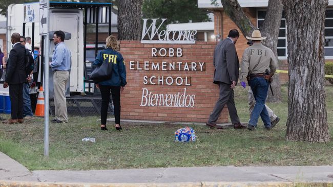 Penembakan Texas Tewaskan 19 Anak, Hollywood Berduka Tidak hanya mengirim doa kepada korban, para selebriti mengekspresikan kemarahan mereka atas lemahnya kontrol senjata api di negara.