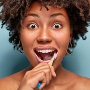 4 Penyebab Gigi Berlubang Meski Rajin Sikat Gigi, Cek Ada yang Sering Dilakukan?