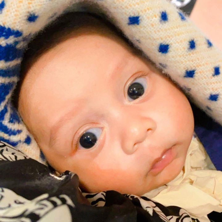 <p>Potret Al Fatih begitu menggemaskan meskipun tanpa senyum. (Foto: Instagram @lestikejora)</p>