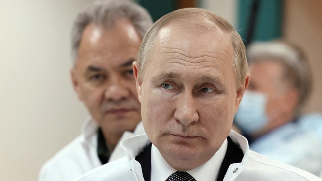 Menurut dokumen doktrin angkatan laut Rusia yang diteken Vladimir Putin, AS dan NATO merupakan ancaman terbesar bagi Rusia.