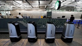FOTO: Robot R2D2 Versi Korsel, Layani Pengantaran Paket hingga Kopi