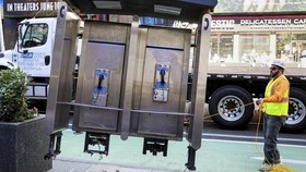 FOTO: Meski Pahit, New York Ucap Selamat Tinggal ke Telepon Umum