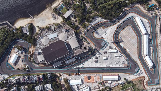 Sponsor Pastikan Tidak Jual Bir di Sirkuit Formula E Heineken sebagai salah satu sponsor global Formula E memastikan tidak akan menjual produk bir di balapan Jakarta E-Prix.