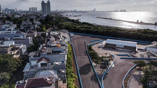 Deretan sponsor Formula E Jakarta 2022 di Sirkuit Ancol terungkap. Merek-merek itu adalah sponsor global yang sudah menjadi rekanan Formula E Operation (FEO).