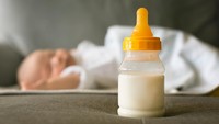 Bolehkah Mencampur ASI Perah dengan Susu Formula untuk Bayi? Simak Kata Dokter