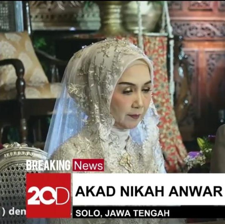<p>Pernikahan keduanya digelar di Gedung Graha Saba Buana, Jalan Letjen Suprapto, Sumber, Solo, Kamis pagi (26/5/2022). (Foto: Tangkapan layar)</p>