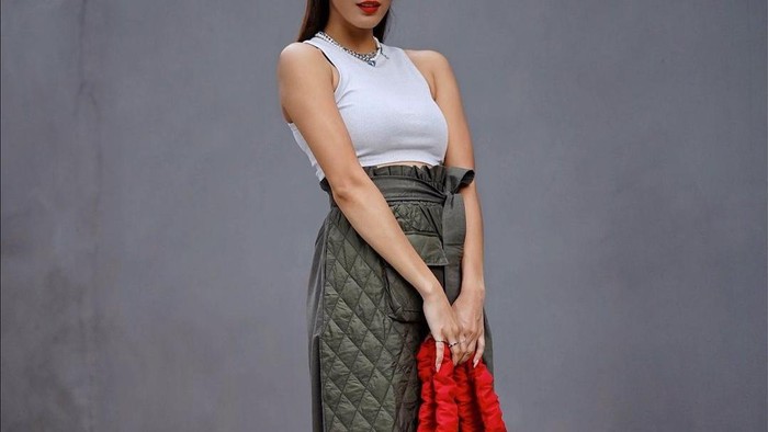 Gaya Stylish Aulia Sarah Pemeran Badarawuhi dalam Film KKN di Desa Penari