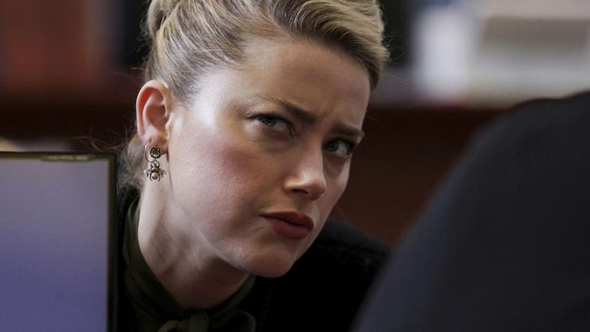 Juri membantah pernyataan Amber Heard soal putusan sidang menguntungkan Johnny Depp karena terpengaruh medsos.