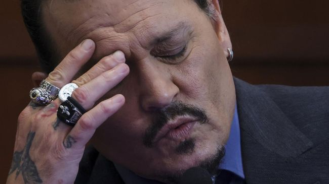 Johnny Depp kembali membantah tuduhan tindak kekerasan terhadap Amber Heard. Ia menyebut tuduhan tersebut sebagai tindakan brutal, kejam, dan biadab.
