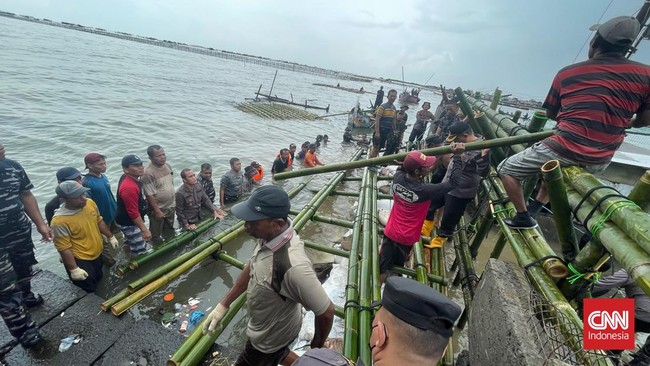 Perbaikan tanggul laut Pelabuhan Tanjung Mas Semarang imbas banjir rob yang menerjang wilayah Jawa Tengah alami kendala.