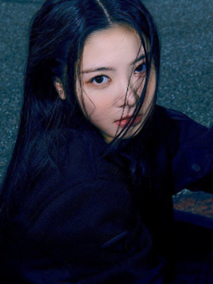 Pesona dan kemampuan Eunchae memang tak main-main. Ia pernah mengikuti audisi JYP dan Pledis Entertainment, dan keduanya lolos di tahap pertama secara bersamaan./ foto: instagram.com/le_sserafim
