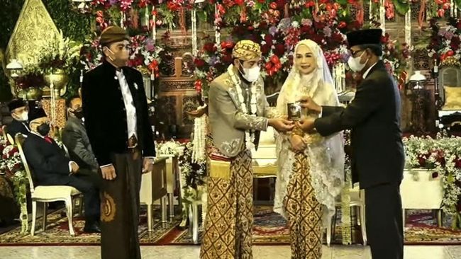 Pakar kritik Ketua MK Anwar Usman yang enggan mundur dari jabatannya usai menikahi adik Presiden Joko Widodo, Idayati.