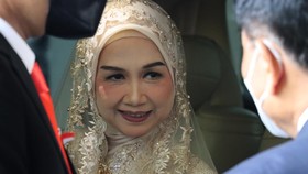 Mengenal Prosesi Pasrah Tampi di Pernikahan Ketua MK dan Adik Jokowi