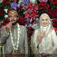 5 Potret Akad Nikah Adik Presiden Jokowi Dan Ketua MK - Foto 1