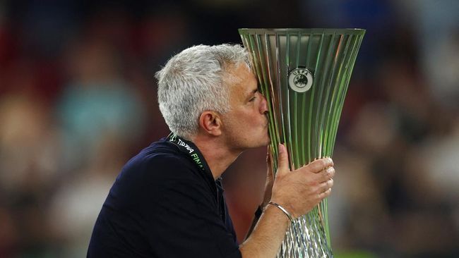 AS Roma Juara, Mourinho Cetak Rekor Kinclong