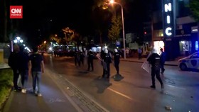 VIDEO: Kerusuhan Antar Suporter Pecah Jelang Final UEFA Conference