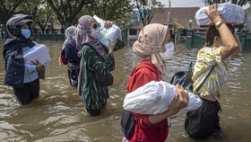 Beredar Info Tanggul Jebol, Pekerja Pelabuhan Tanjung Emas Berhamburan
