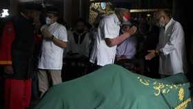 Langit Mendung Iringi Pemakaman Buya Syafii di Kulon Progo