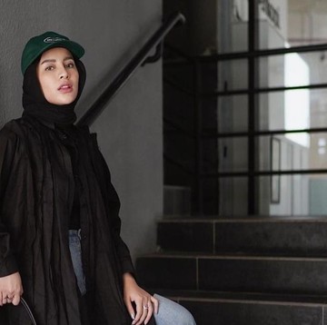 img-title 5 Gaya Layering Terpopuler ala Hijabers, Bikin Modis Seketika!