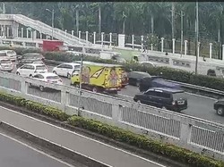 Tol Dalam Kota Semanggi Arah Kuningan Macet Sore Ini
