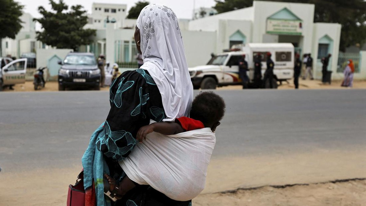 FOTO: Tangis Warga Senegal usai 11 Bayi Tewas Akibat Kebakaran di RS