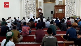VIDEO: Ribuan Jemaah Di Tasikmalaya Doakan Keselamatan Emmiril Mumtadz