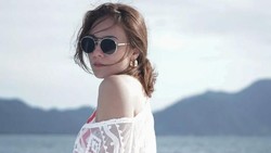 Pantas Berondong Kepincut, Wulan Guritno Tampil Memukau dalam Balutan Bikini
