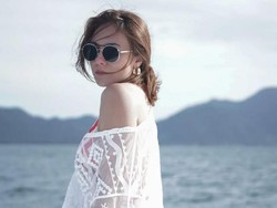 Pantas Berondong Kepincut, Wulan Guritno Tampil Memukau dalam Balutan Bikini