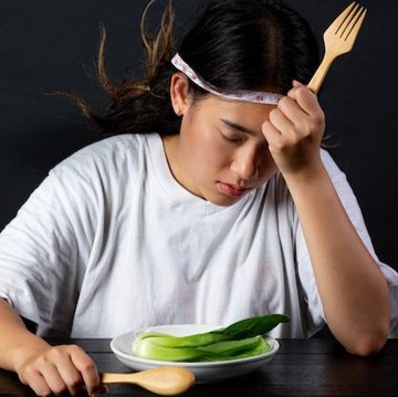 img-title Banyak yang Salah Sangka, Mengurangi Kalori Bukan Jaminan Berhasil Menurunkan Berat Badan Lho!